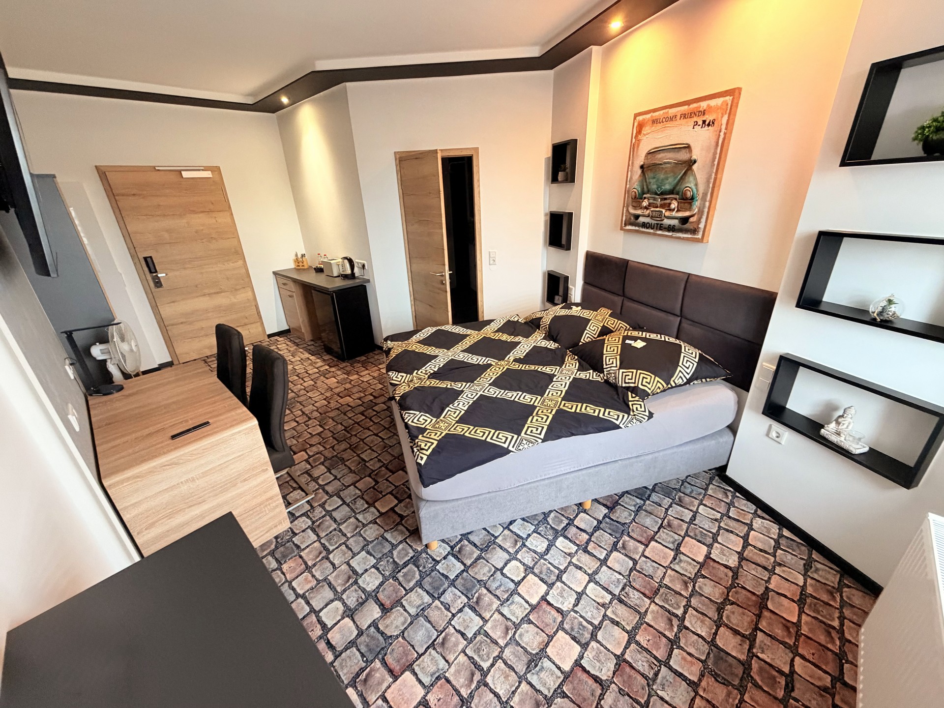 Premium Zimmer mit Schreibtisch