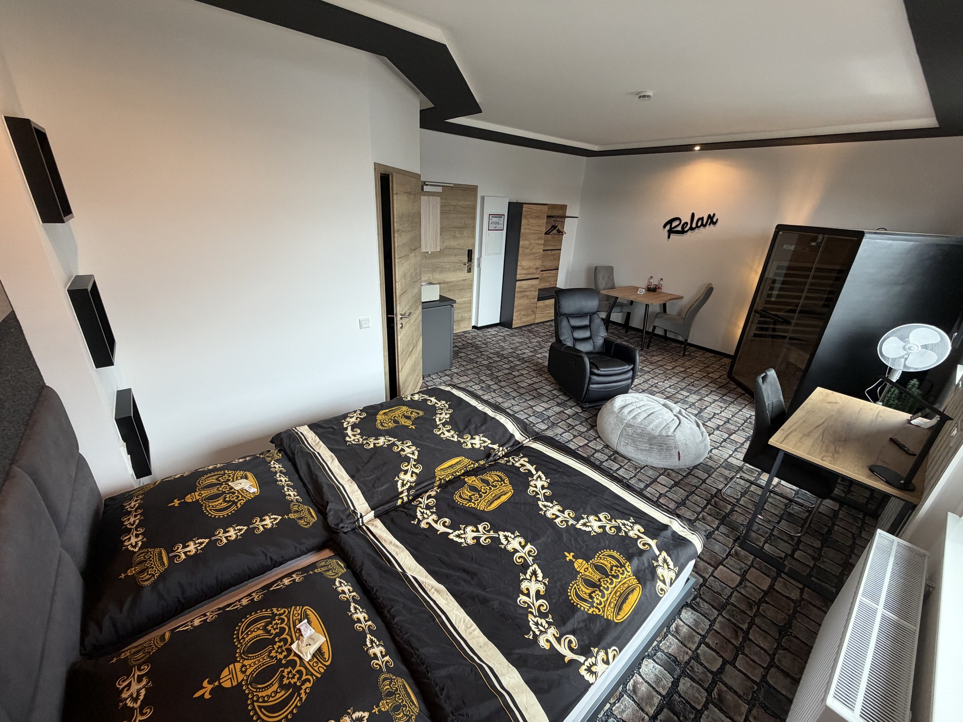 Premium Zimmer mit Infrarotsauna, Blick vom Bett