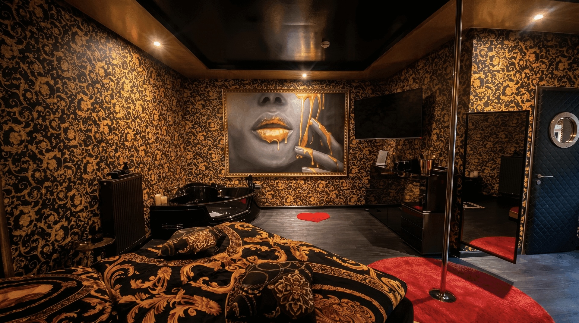 Versace Suite Raumübersicht mit Whirlpool und Poledance Paderborn